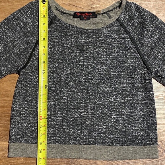 ALICE AND OLIVIA S SMALL 4-6 GREEN CREW NECK SWEATER 100% LEATHER ELBOW PATCH - Picture 6 of 13